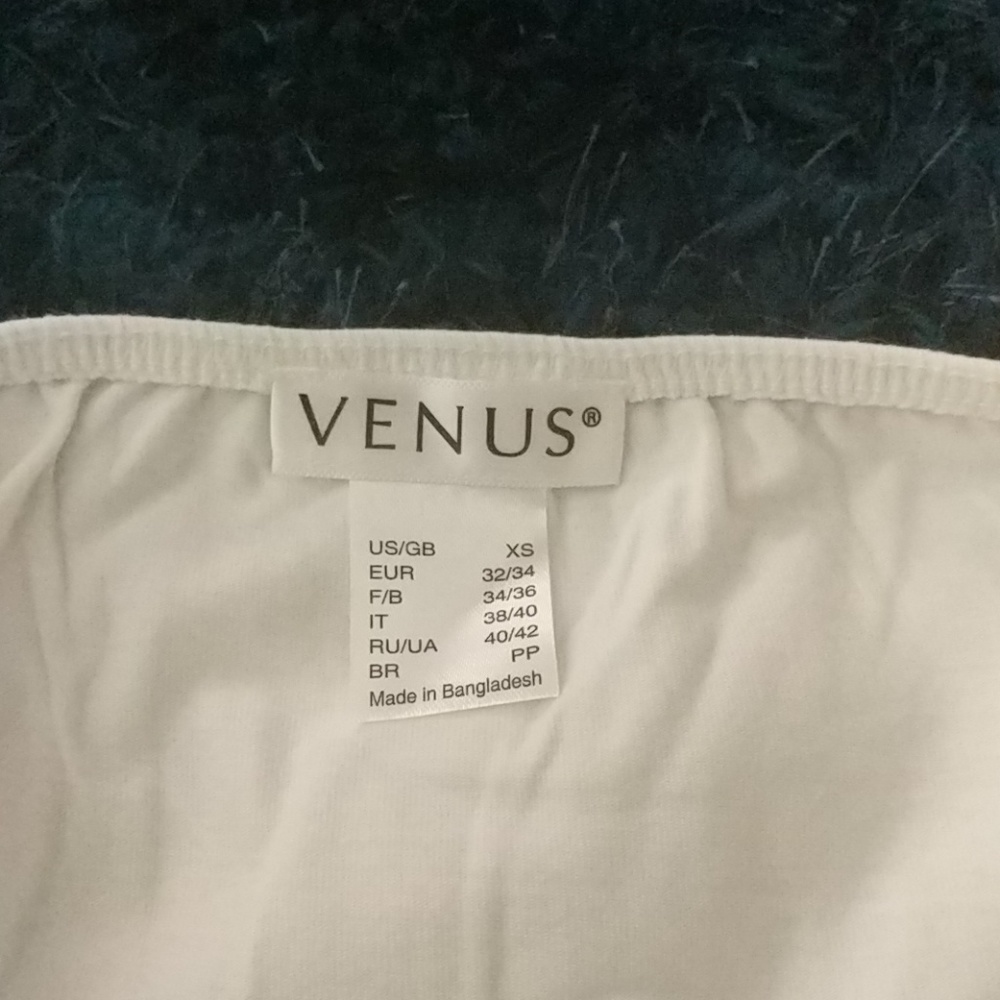 Venus halter top - Picture 2 of 3